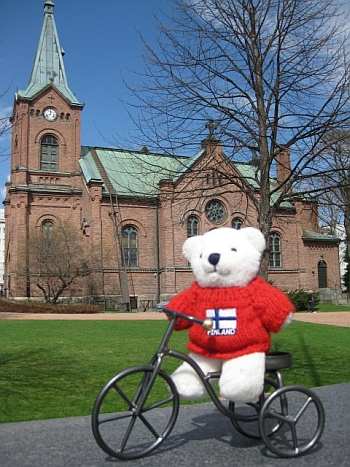 Nallen pyöräilyviikko alkoi kirkkopuistosta. Kuva: Riitta Haaparanta-Kocabiyik